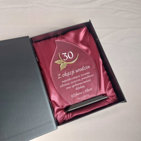 Elegancka statuetka z grawerem w etui Prezent na urodziny 30 40 50 60 70