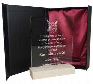 Prezent dla wychowawcy elegancka statuetka z dedykacją Dzień Nauczyciela