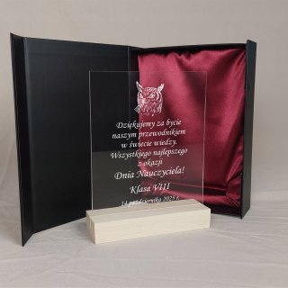 Prezent dla wychowawcy elegancka statuetka z dedykacją Dzień Nauczyciela