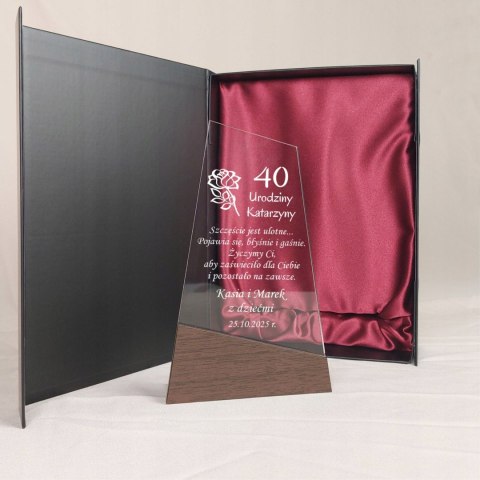 Statuetka urodzinowa - elegancki prezent w etui na wyjątkową okazję GRAWER
