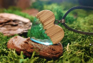 Naszyjnik z Dębu i błękitnej żywicy z Etui