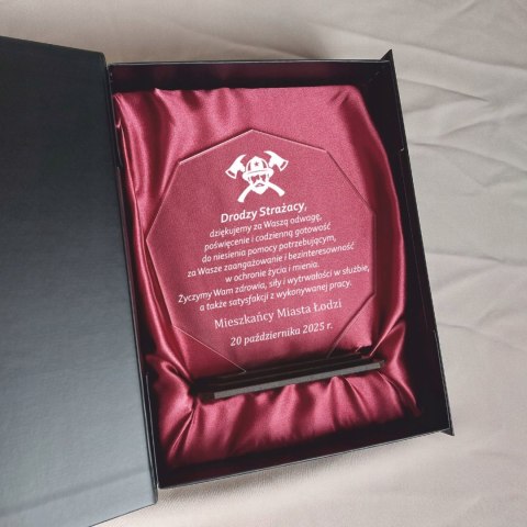 Podziękowanie dla strażaka elegancka statuetka prezent na Dzień Strażaka