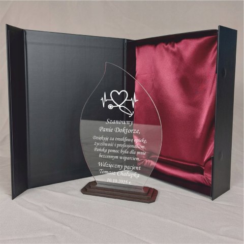 Prezent dla lekarza statuetka z dedykacją podziękowanie za troskę i opiekę