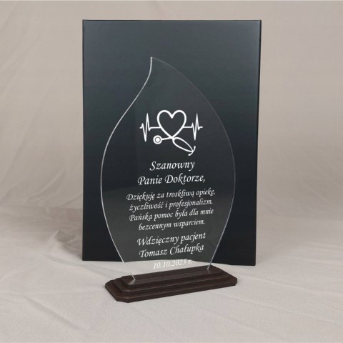 Prezent dla lekarza statuetka z dedykacją podziękowanie za troskę i opiekę