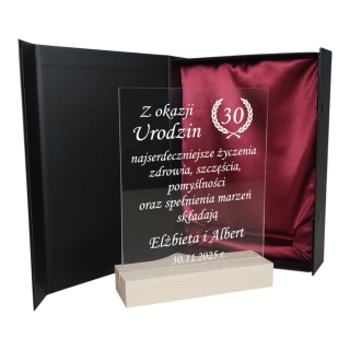 Statuetka na urodziny z grawerem w eleganckim etui – personalizowany prezent 20, 30, 40, 50, 60 lat