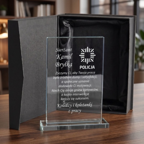 Prezent dla funkcjonariusza policji na pożegnanie ze służbą